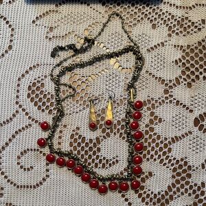 Chic Red and Gold Necklace Set